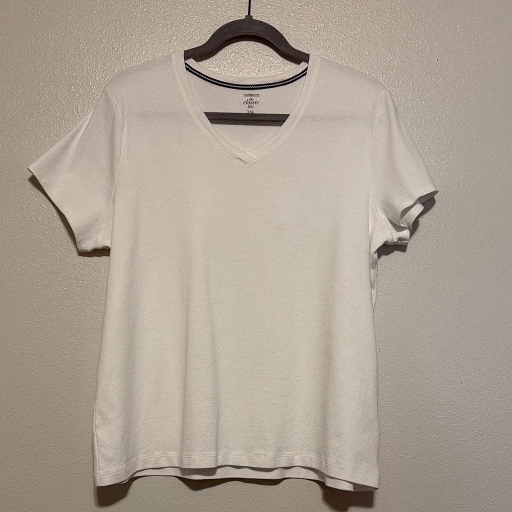 croft & barrow White V-Neck Short Sleeve Tee